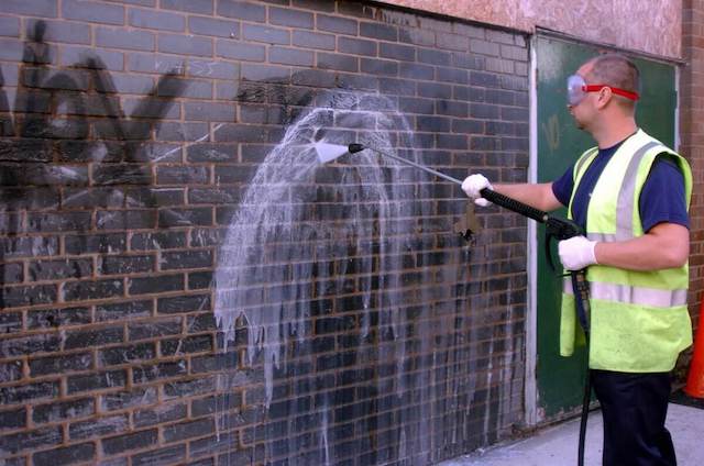 graffiti removal in warwick